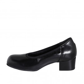 Woman's pump with removable... 2