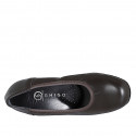 Decolté da donna con plantare estraibile ed elastico in pelle marrone scuro tacco 4 - Misure disponibili: 32, 33, 35, 42, 43, 45