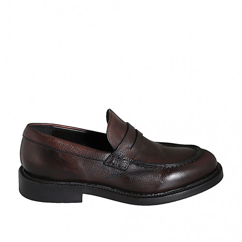 Elegant men's loafer in dark brown...