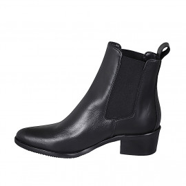 Woman's pointy ankle boot with elastic bands in black leather with heel 4 - Available sizes:  32, 34, 43, 44, 45 2