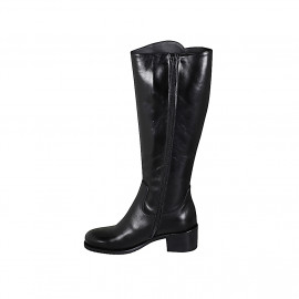 Woman's boot with zipper in... 2