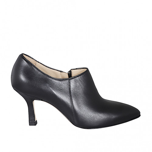 Chaussure haute à bout pointu pour femmes en cuir noir avec fermeture éclair talon 7 - Pointures disponibles:  32, 35, 42, 44, 46