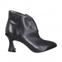 Woman's pointy high fronted shoe with V cut in black leather with zipper heel 7 - Available sizes:  34, 35, 42, 44