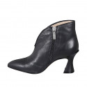 Woman's pointy high fronted shoe with V cut in black leather with zipper heel 7 - Available sizes:  34, 35, 42, 44