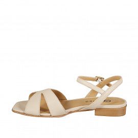 Woman's strappy sandal in... 2
