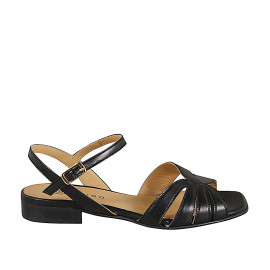 Woman's strappy sandal in...
