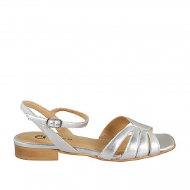 Woman's strappy sandal in...