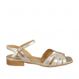 Woman's strap sandal in...