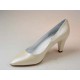 Zapato de salon en piel perlada de color marfil tacon 7 - Tallas disponibles:  46
