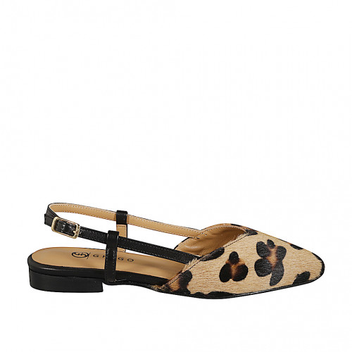 Zapato a punta destalonado en pelo de...