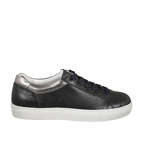 Woman's lace-up sneaker with...