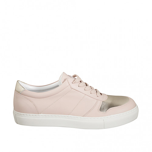 Woman's lace-up sneaker with...