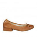 Ballerina da donna a punta tonda con puntale e fiocco in pelle cuoio tacco 2 - Misure disponibili: 32, 33, 34, 35, 42, 43, 44, 46