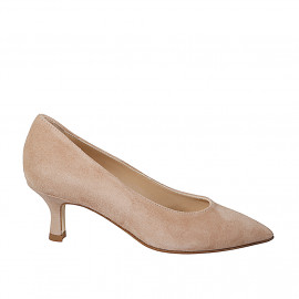 Zapato a punta para mujer...