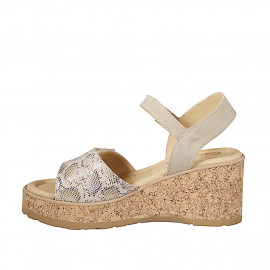 Woman's sandal with insole... 2