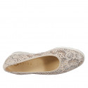 Décolleté da donna con plantare estraibile, in pelle forata e stampata beige con zeppa 4 - Misure disponibili: 32, 33, 34, 42, 43, 44, 45, 46