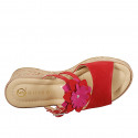 Sabot da donna con plantare in memory foam, cinturini regolabili e fiore in camoscio rosso, plateau e zeppa 7 - Misure disponibili: 32, 33, 34