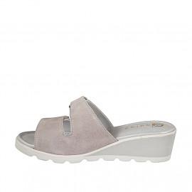 Sabo abierto para mujer con plantilla en memory foam y cierre de velcro, gamuza color gris y piel plaetada con cuña 5 - Tallas disponibles:  32, 33, 34 2