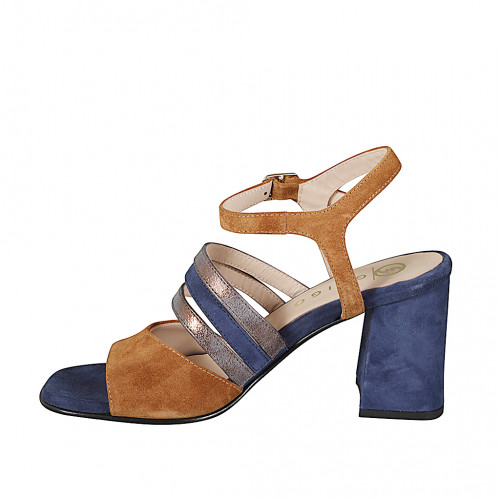 Woman's sandal with straps in blue...