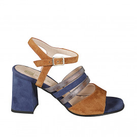 Woman's sandal with straps...