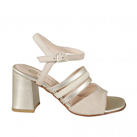 Woman's sandal with straps...