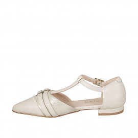 Scarpa aperta a punta con cinturino a Charleston e fibbie, in pelle beige chiaro e pelle laminata platino tacco 2 - Misure disponibili: 32, 33, 34, 42, 43, 44, 45, 46 2