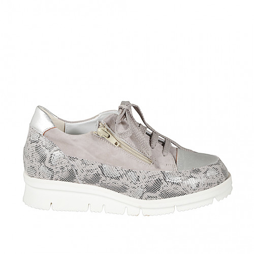 Sneaker stringata da donna con...