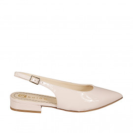 Woman's pointed slingback...