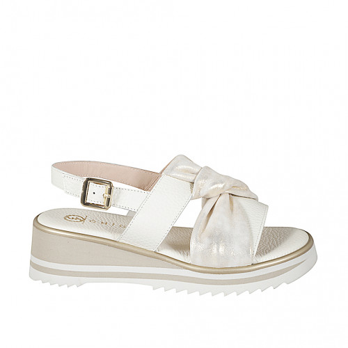 ìWoman's sandal with 2 bands and a knot in ivory leather and platinum printed suede, wedge heel 5 - Available sizes:  32, 33, 34, 42, 43, 44, 45, 46