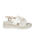 ìWoman's sandal with 2 bands and a knot in ivory leather and platinum printed suede, wedge heel 5 - Available sizes:  32, 33, 34, 42, 43, 44, 45, 46