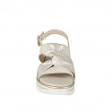 Sandales pour femme à 2 bandes et nœud en cuir beige et daim lamé platine avec talon compensé 5 - Pointures disponibles:  32, 33, 34, 42, 43, 44, 45, 46