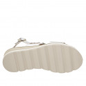 Sandalo da donna a 2 fasce con fibbia in pelle bianca e camoscio con stampa maculata, zeppa 4 - Misure disponibili: 32, 33, 34, 42, 43, 44, 45, 46