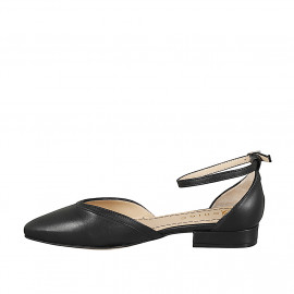 Woman's pointy open shoe... 2