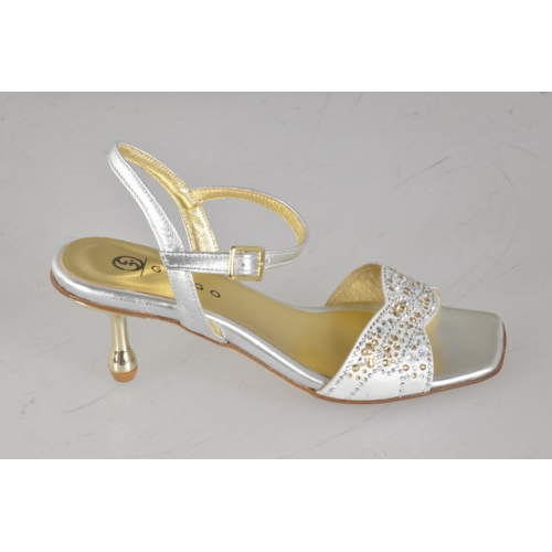 Woman's sandal in laminated silver...