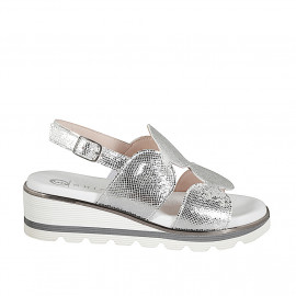 Sandalo da donna con 2 fasce con motivo geometrico ed elastico in pelle laminata argento con zeppa 4 - Misure disponibili: 32, 33, 34, 42, 43, 44, 45, 46