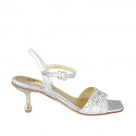 Sandalo da donna in pelle laminata argento e raso con strass, tacco 6. Design raffinato e di altissima qualità! - Misure disponibili: 34, 35, 42, 43, 44, 45, 46, 47
