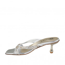 Sabot abierto para mujeres en satèn laminado blanco con pedrería de cristal, tacón 6. ¡Diseño refinado y de altísima calidad! - Tallas disponibles:  32, 34, 35, 42, 43, 44, 45, 46, 47 2