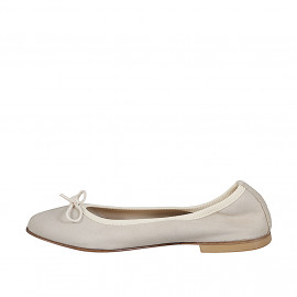 Woman's ballerina shoe with bow made of beige suede, without lining and with a heel of 1 - Available sizes:  33, 34, 35, 42, 43, 44, 45, 46 2