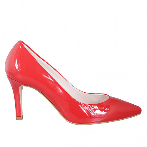 Woman's pointy pump in red patent...