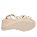 Sandalo da donna a fasce incrociate in pelle bianca e tessuto bianco con piccoli inserti platino e perline zeppa 9 - Misure disponibili: 35
