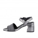 Sandales pour femmes avec courroie à la cheville en cuir lamé gris acier et gris tissu avec inserts en argent, talon 6 - Pointures disponibles:  32, 35, 42, 43, 44, 45, 46