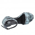 Scarpa aperta con cinturino alla caviglia e fascia singola frontale in pelle stamapata azzurra e con tacco 7 - Misure disponibili: 33, 34, 35, 42, 43, 44, 45, 46