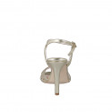 Sandalias elegantes para mujer con cinturón al tobillo y diseño de tiras a jaula en piel laminada platino, tacón 9 - Tallas disponibles:  32, 33, 34, 35, 42, 43, 44, 45
