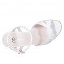 Sandalo elegante da donna con cinturino alla caviglia e design di listini incrociati in vernice bianca, con tacco 9 - Misure disponibili: 32, 33, 34, 42, 43, 44, 45