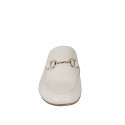 Mules fermées pour femmes avec accessoire doré en cuir crème et talon 2 - Pointures disponibles:  46