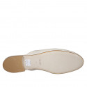 Sabot chiuso in punta da donna con accessorio dorato in pelle color crema, tacco 2 - Misure disponibili: 46