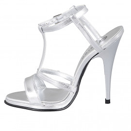 Women’s platform sandal... 2