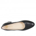 Woman's black leather round-toe pumps with a block heel and heel 6 - Available sizes:  35, 42, 43, 44, 45