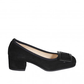 Woman's square-toe pump in...