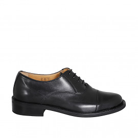 Woman’s Oxford lace-up...